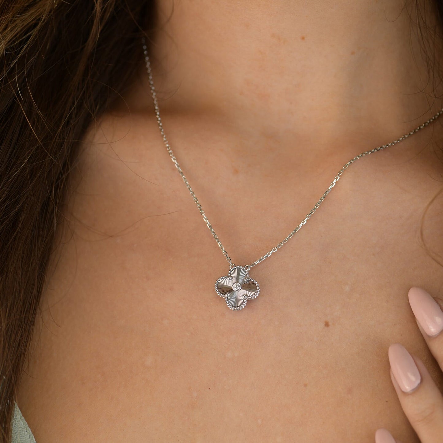 ¡®Lume Jewelry¡¯CLOVER 15MM DIAMOND LASER NECKLACE SILVER