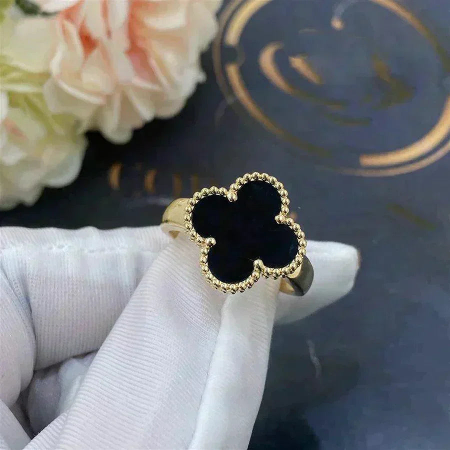 ¡®Lume Jewelry¡¯CLOVER ONYX RING