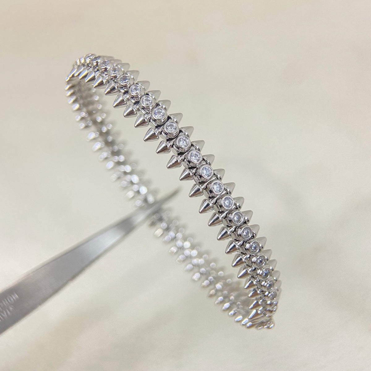 ¡®Lume Jewelry¡¯CLASH Studded Diamond Bracelet