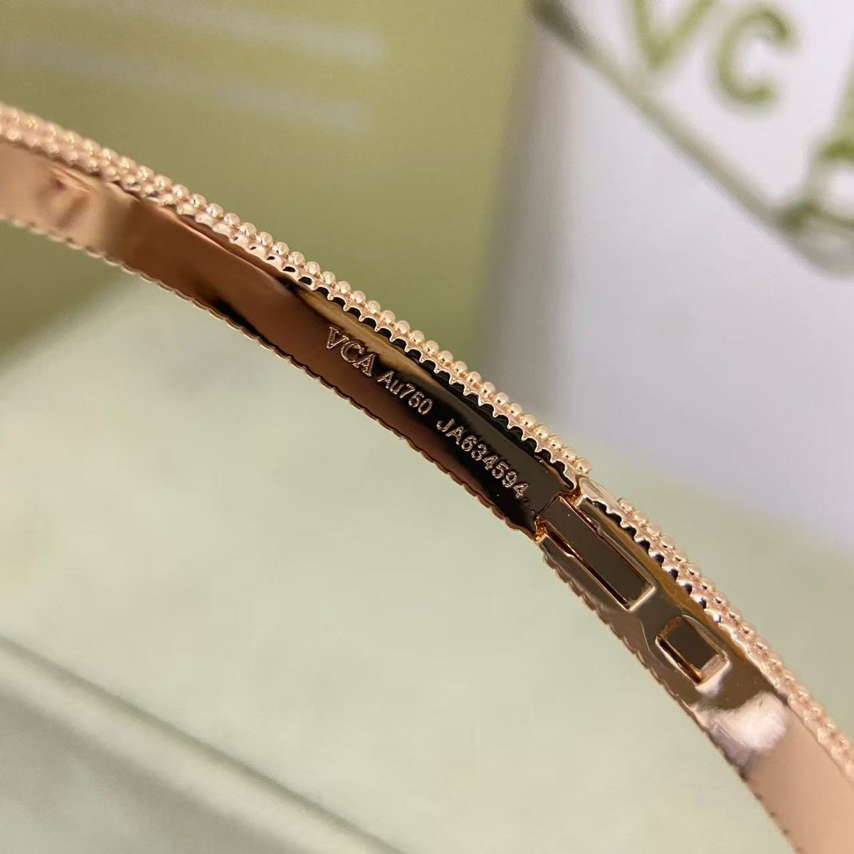 ¡®Lume Jewelry¡¯Lucky Alhambra Butterfly & Clover Open Bangle,