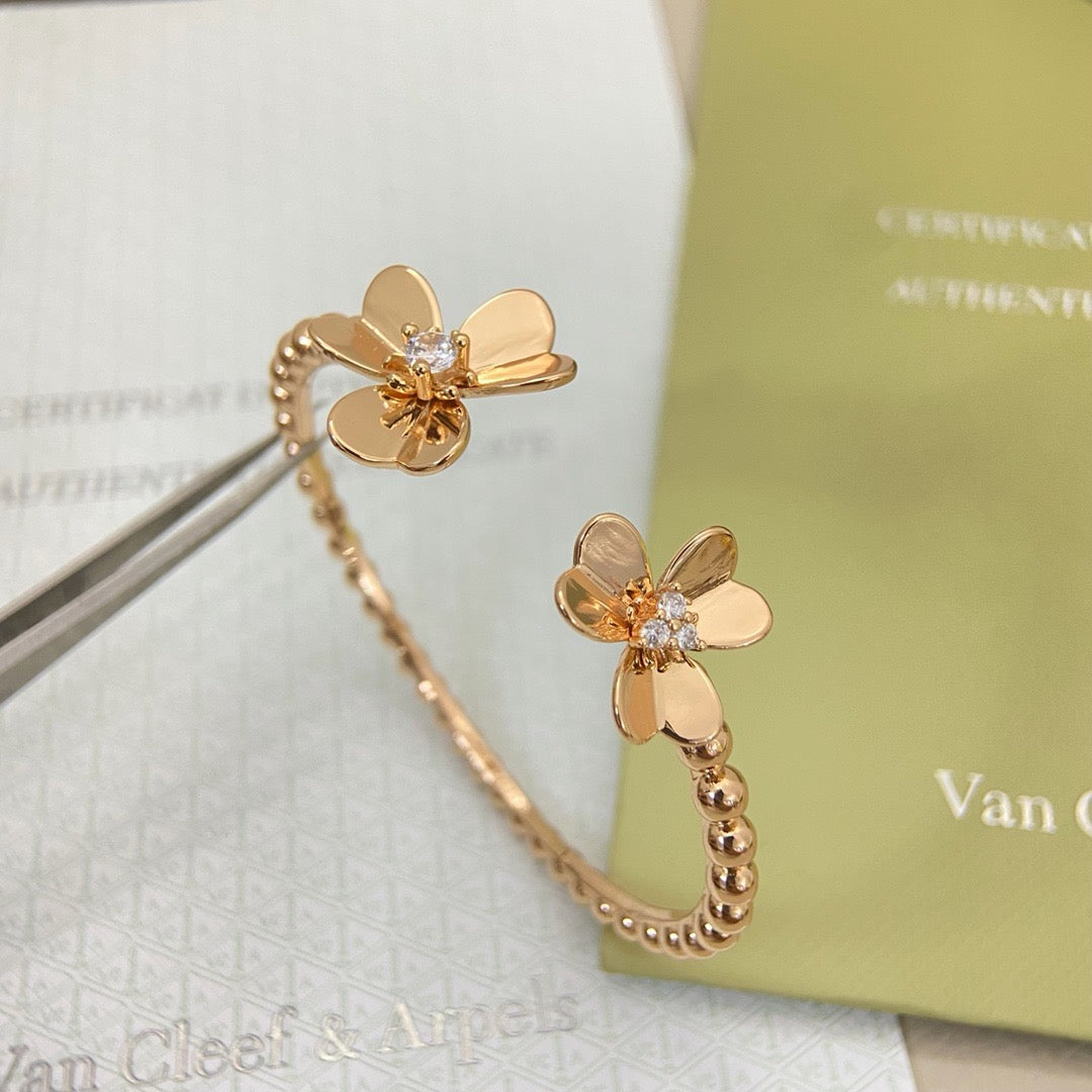 ¡®Lume Jewelry¡¯Frivole Two‑Flower Open Bangle,