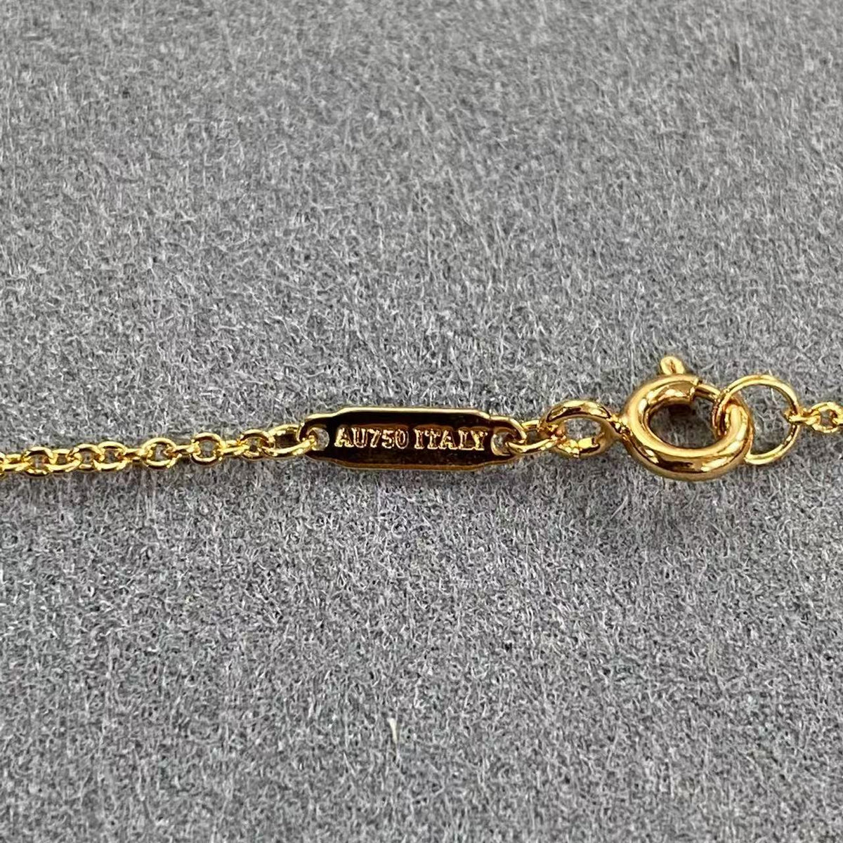 [Lume Jewelry]T House Diamond-Studded Knot Necklace