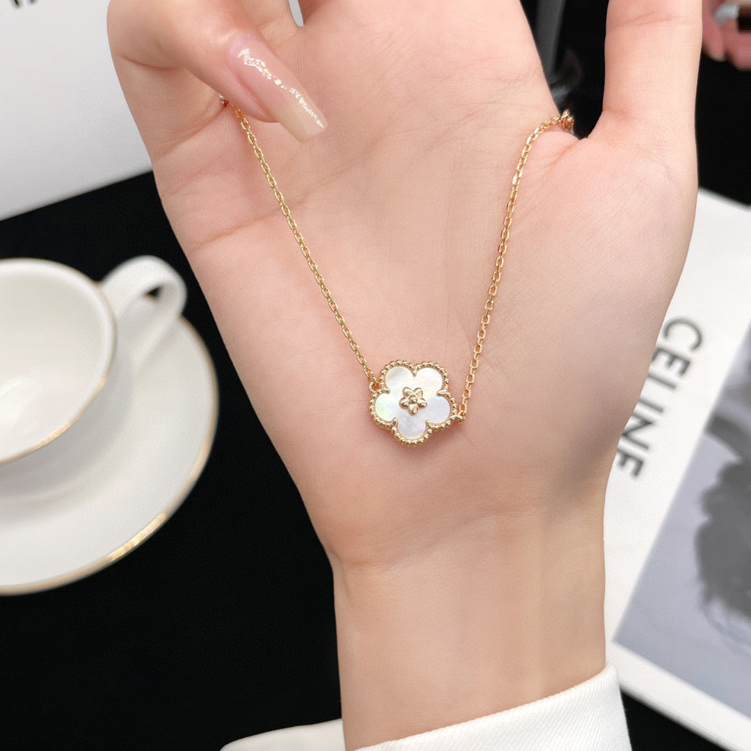 ¡®Lume Jewelry¡¯LUCKY  WHITE MOP  PLUM BLOSSOM NECKLACE