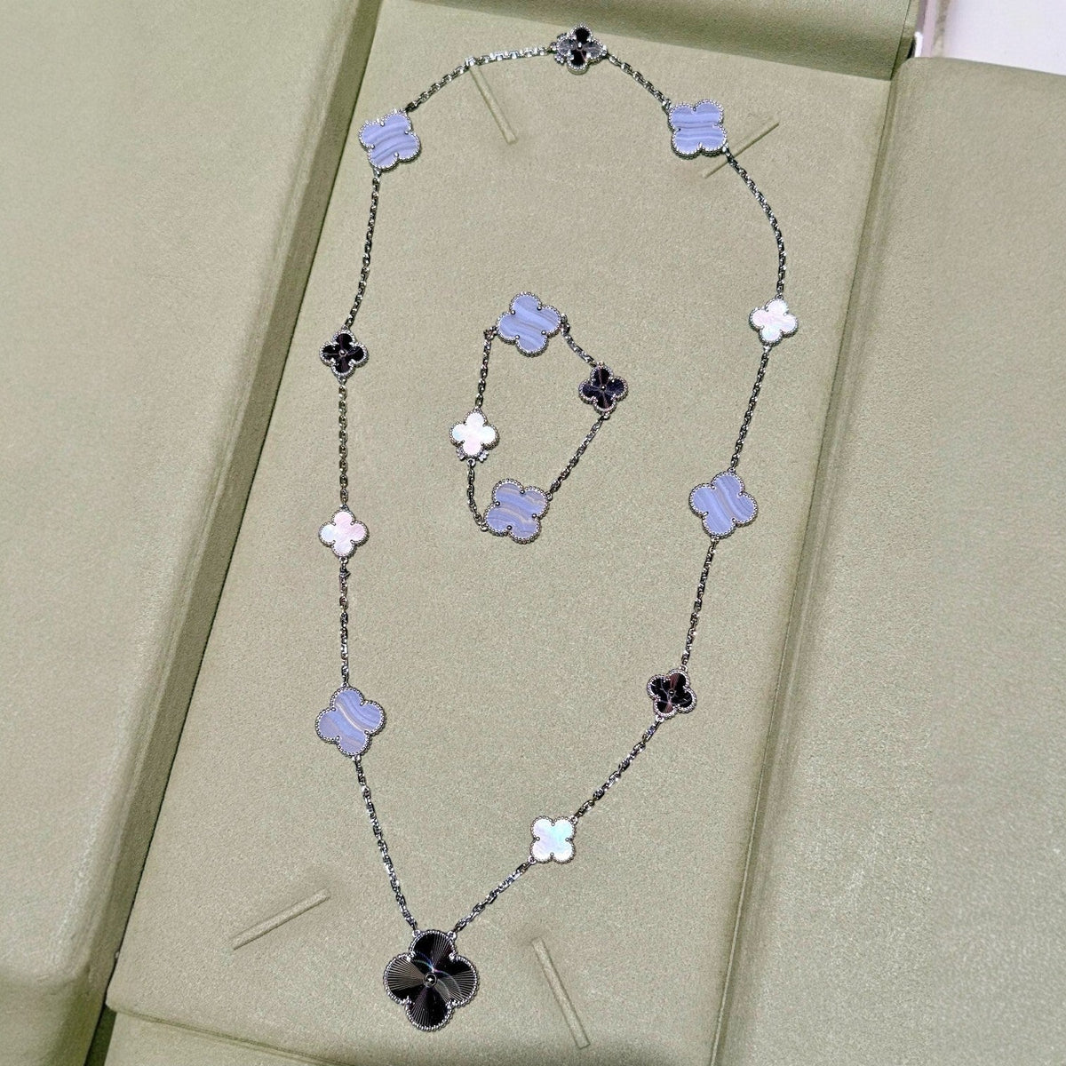 [Lume Jewelry]DETACHABLE CLOVER 15(11+4) FLOWER SILVER NECKLACE SET